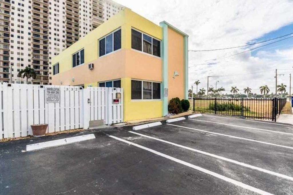 Hollywood Beachfront House Экстерьер фото